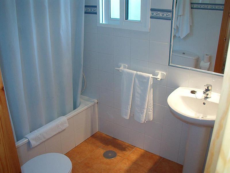 Hostal Las Acacias Los Canos De Meca Zimmer foto