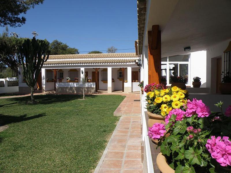 Hostal Las Acacias Los Canos De Meca Exterior foto